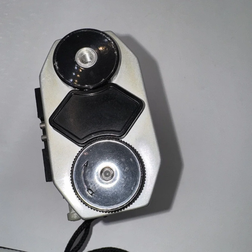 Vintage Kodak Brownie Reflex 20 Camera Film UNTESTED With Strap